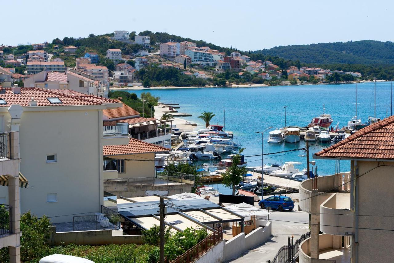T&T Sea View Apartments Trogir Exterior photo