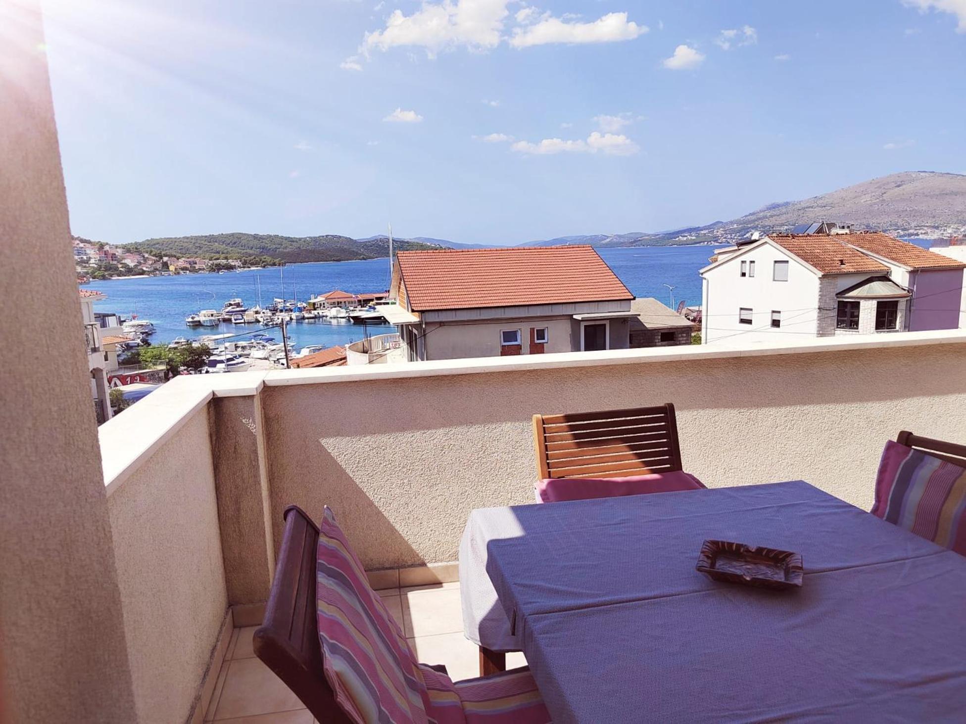 T&T Sea View Apartments Trogir Exterior photo